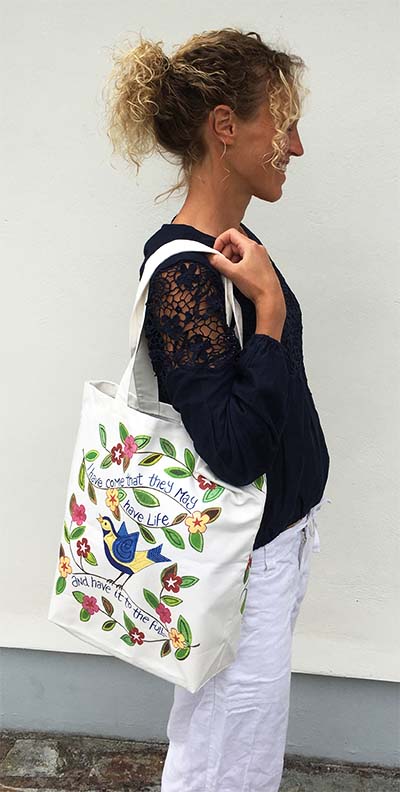 Hannah Dunnett I have come canvas bag model image